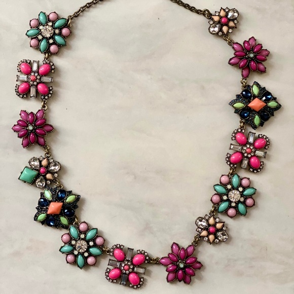 LOFT Jewelry - LOFT - Art-Deco Floral Necklace